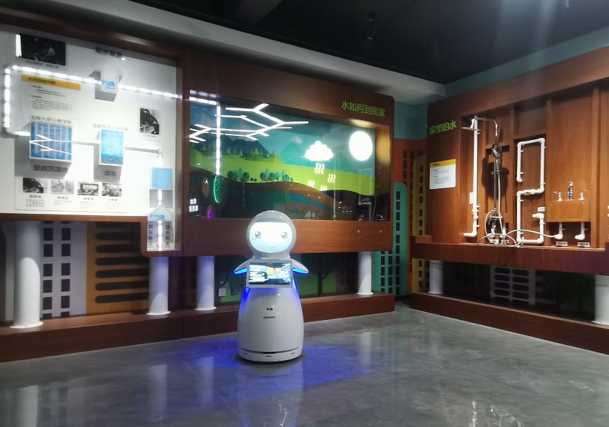 小雪迎宾机器人